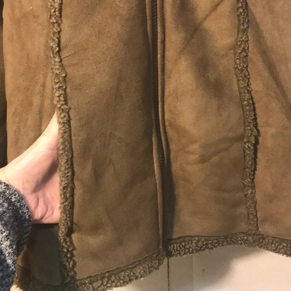 Woman’s Jacket - Picture 3 of 7